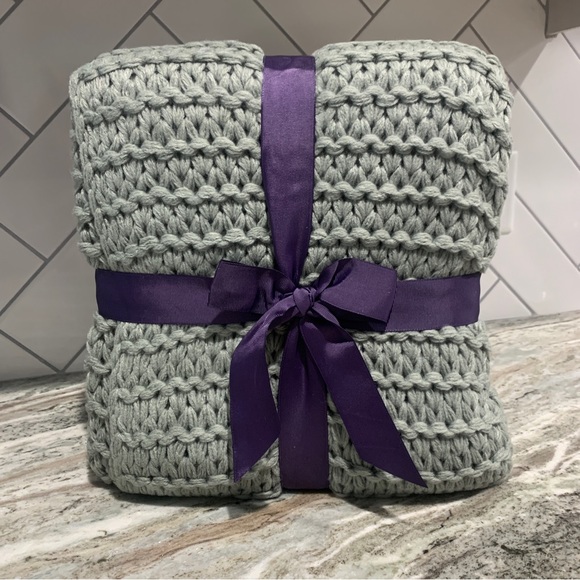 🌟NWT🌟 Oscar Oliver Luca throw 50”x60”, Grey - Picture 5 of 8